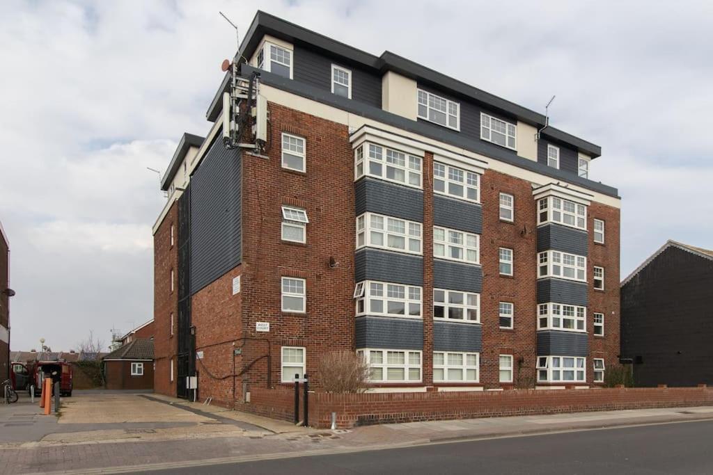 Open Mind Property - Southsea With Free Parking Πόρτσμουθ Εξωτερικό φωτογραφία